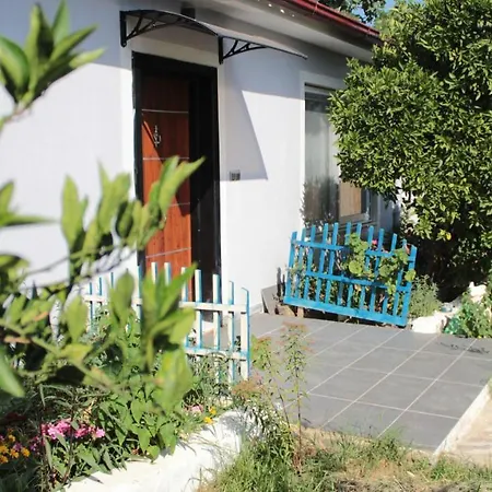 펜션 Aloanda House