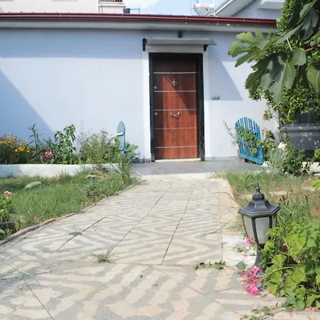 펜션 Aloanda House