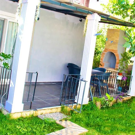Aloanda House *