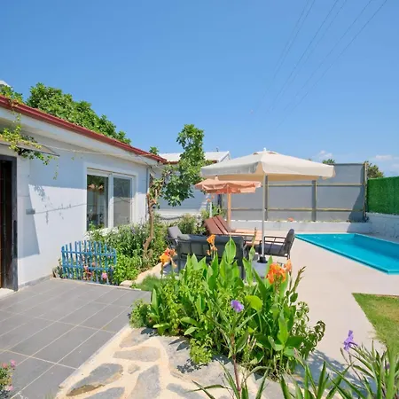 Aloanda House With Swimming Pool * 费特希耶