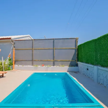 Aloanda House With Swimming Pool